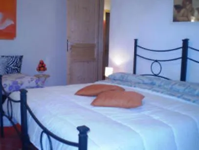Taormina'S Odyssey Guest House