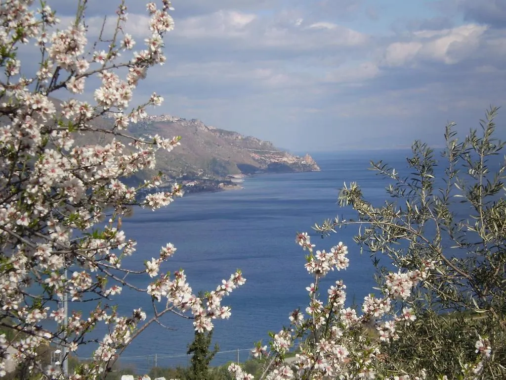 Taormina'S Odyssey Guest House